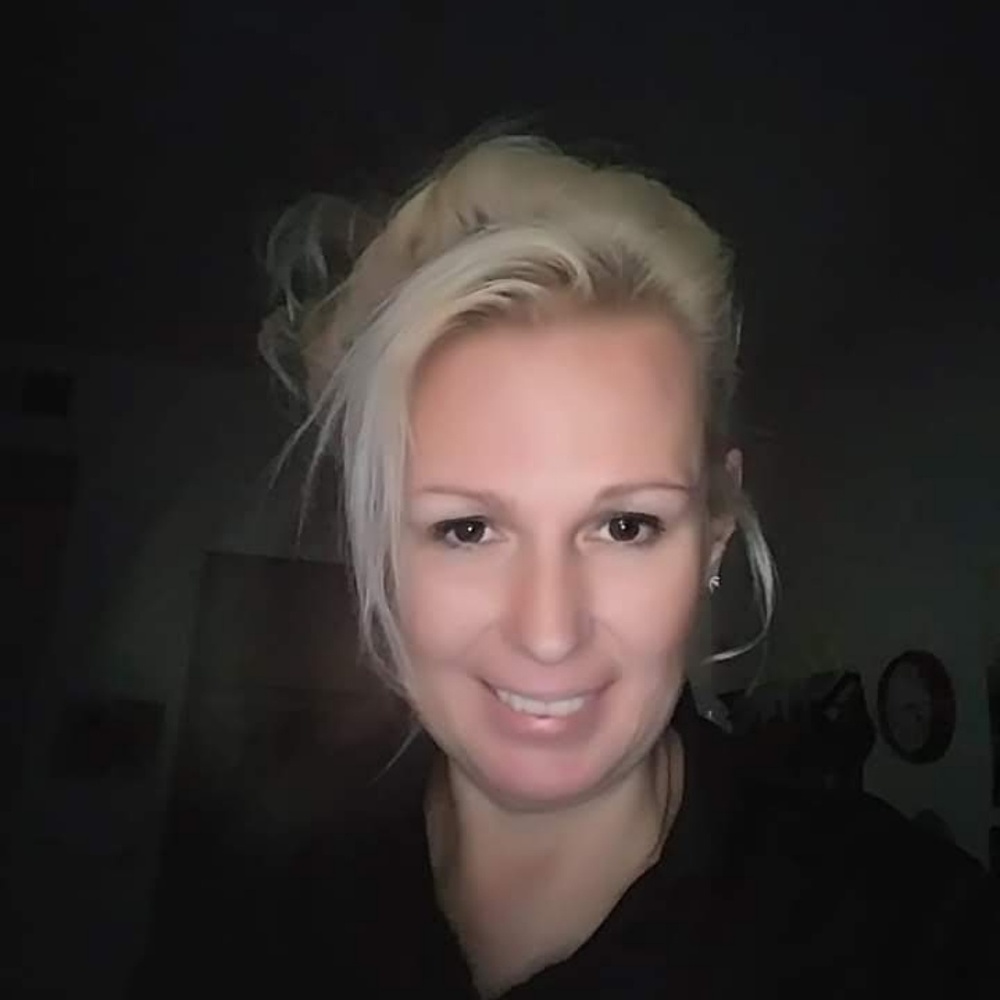 Meet your Posher, Crystal